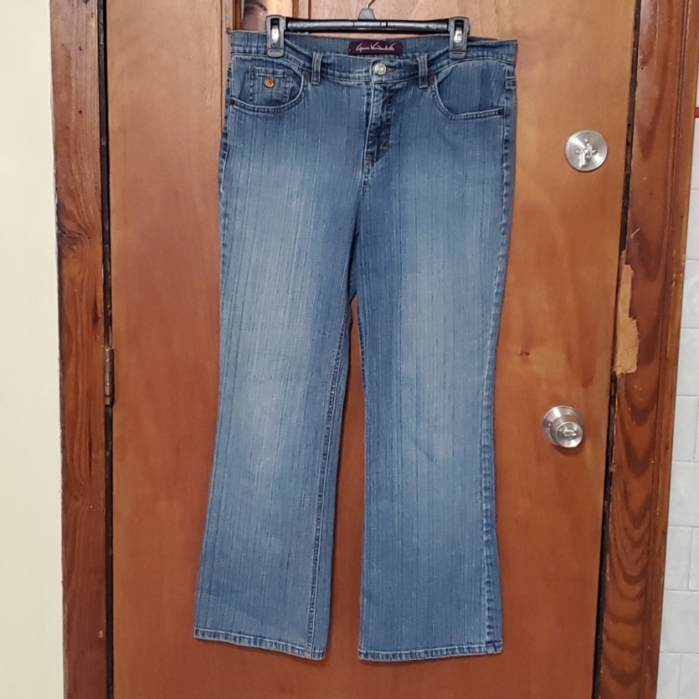 Gloria Vanderbilt flare leg jeans, size 12